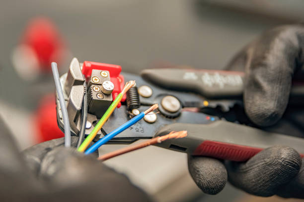 Best Affordable Emergency Electrician  in Traer, IA